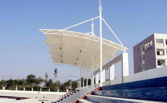 膜結構車棚 膜結構車棚